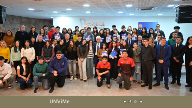 El Rector acompañó a los estudiantes de la UNViMe que recibieron la Beca Universal Superior impulsada por la provincia